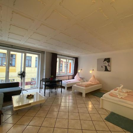 Central Shared Apartment, Friesenplatz كولونيا المظهر الخارجي الصورة