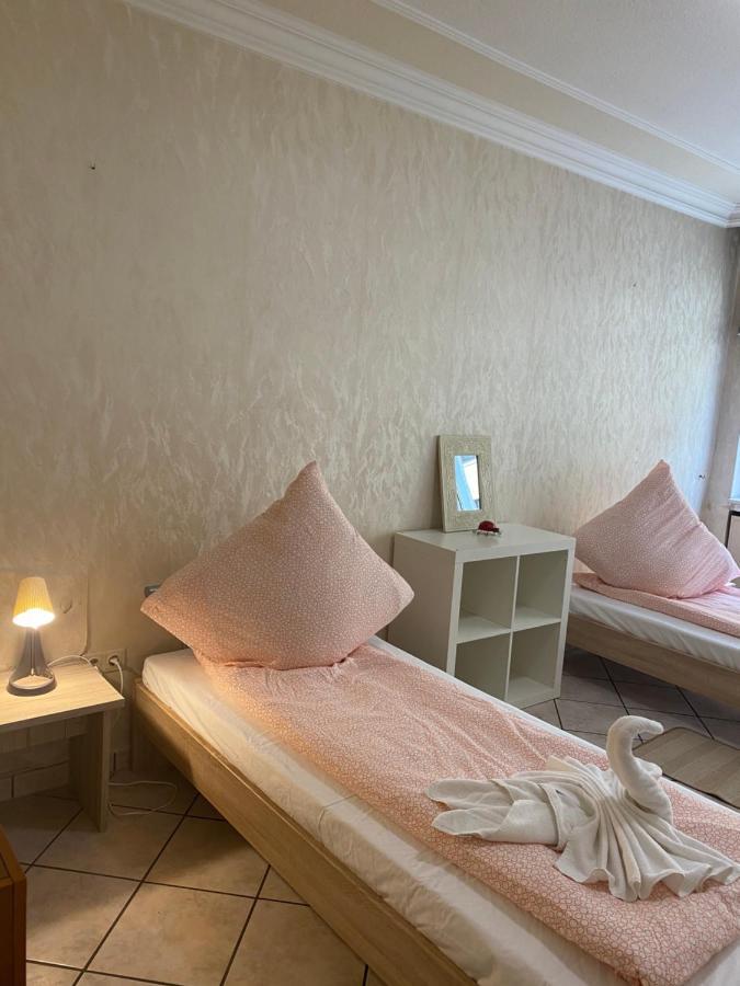 Central Shared Apartment, Friesenplatz كولونيا المظهر الخارجي الصورة