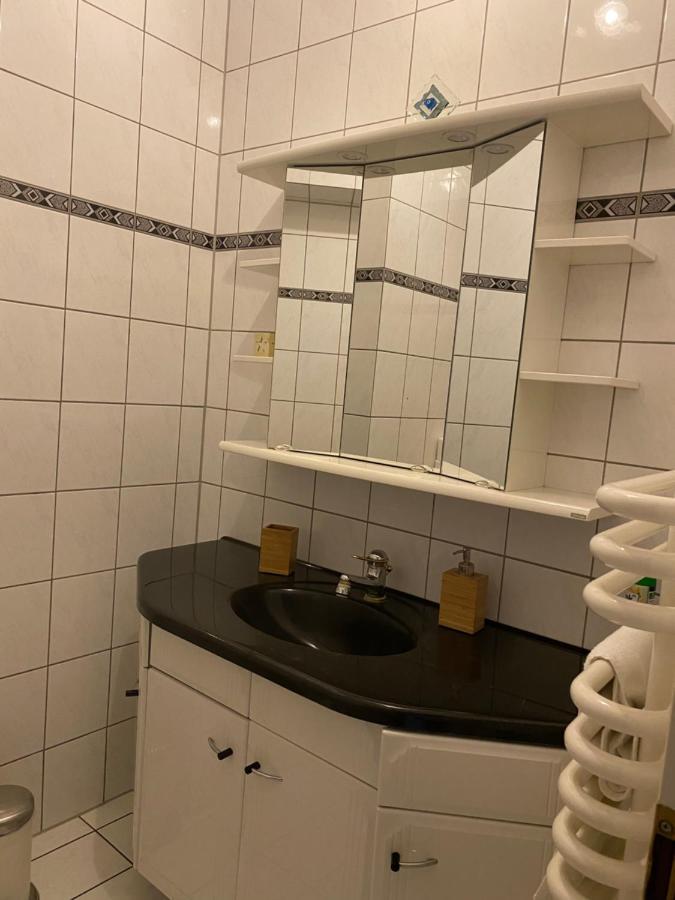 Central Shared Apartment, Friesenplatz كولونيا المظهر الخارجي الصورة
