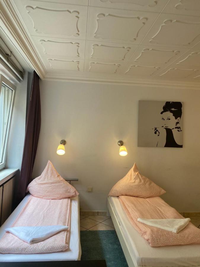 Central Shared Apartment, Friesenplatz كولونيا المظهر الخارجي الصورة