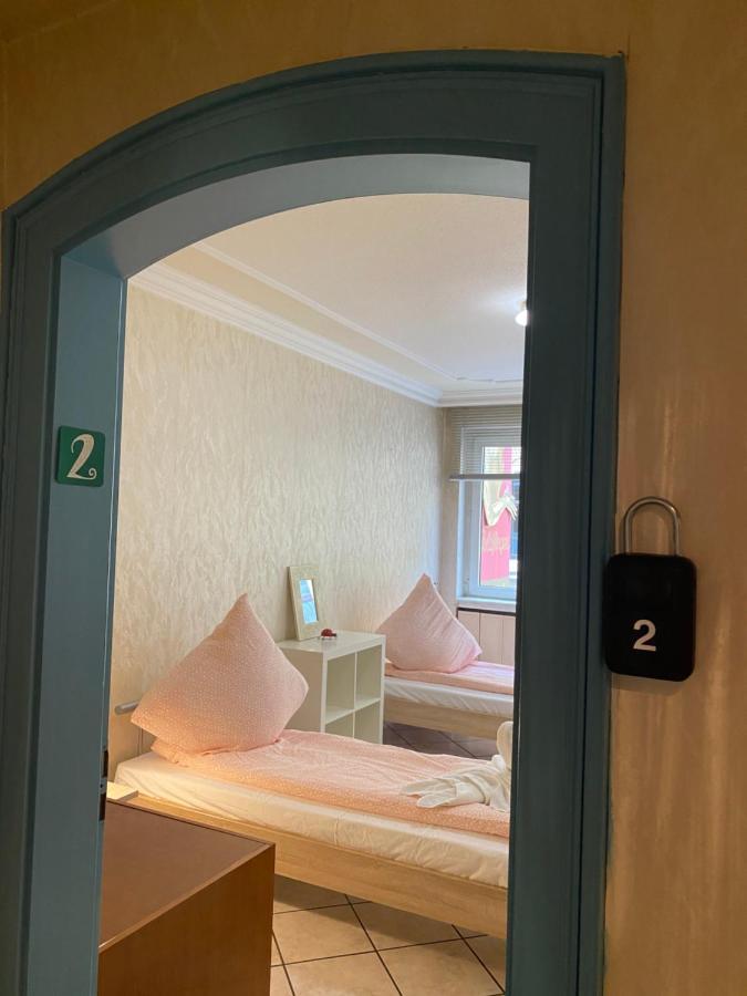 Central Shared Apartment, Friesenplatz كولونيا المظهر الخارجي الصورة