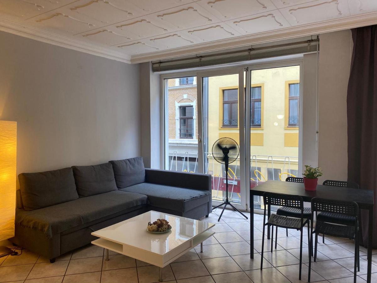 Central Shared Apartment, Friesenplatz كولونيا المظهر الخارجي الصورة
