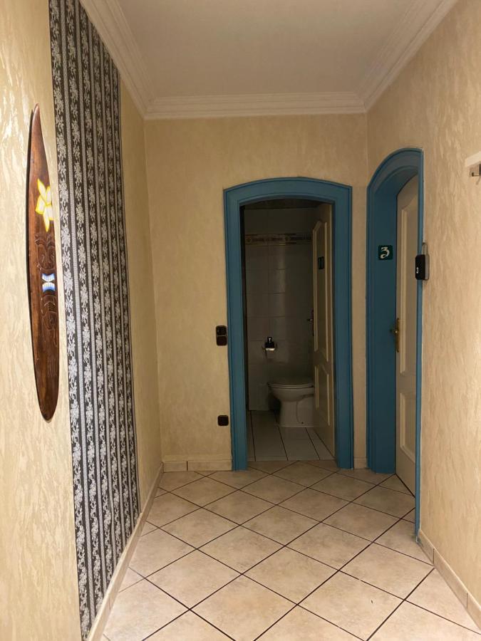 Central Shared Apartment, Friesenplatz كولونيا المظهر الخارجي الصورة